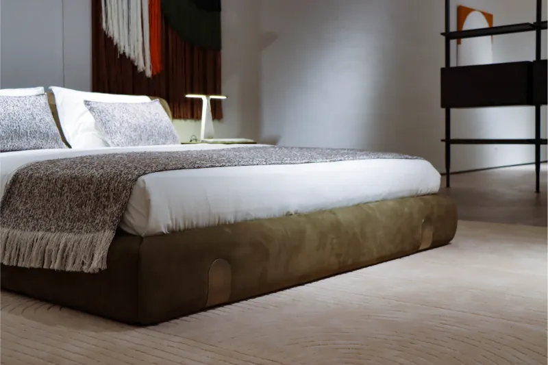 Modern Queen Frame Bedroom Set