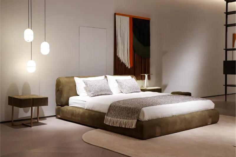 Modern Queen Frame Bedroom Set