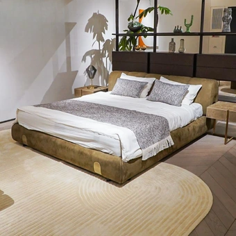 Modern Queen Frame Bedroom Set