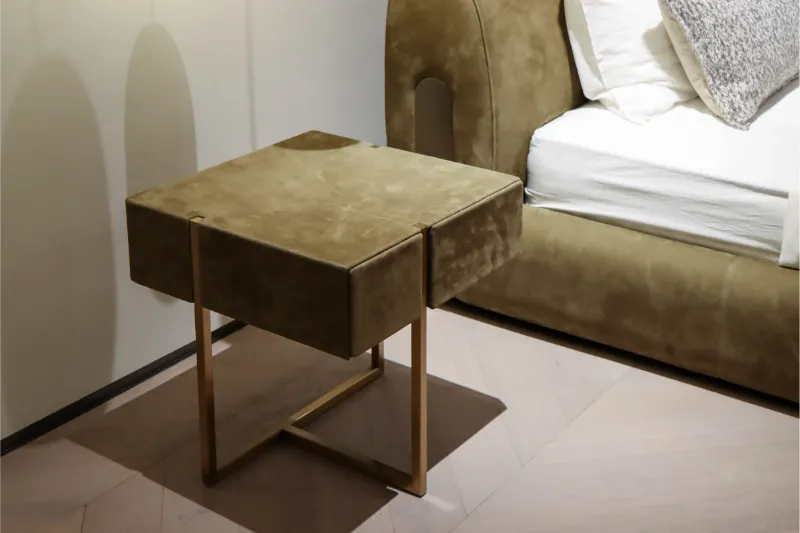 Modern Queen Frame Bedroom Set