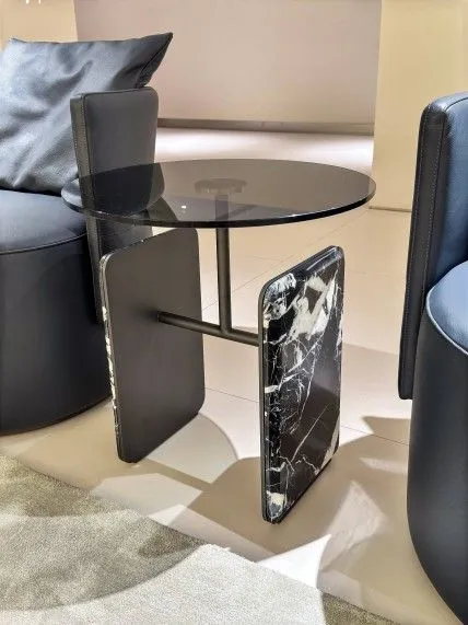 M7709H5C Corner Table: Exquisite Fusion of Style and Utility