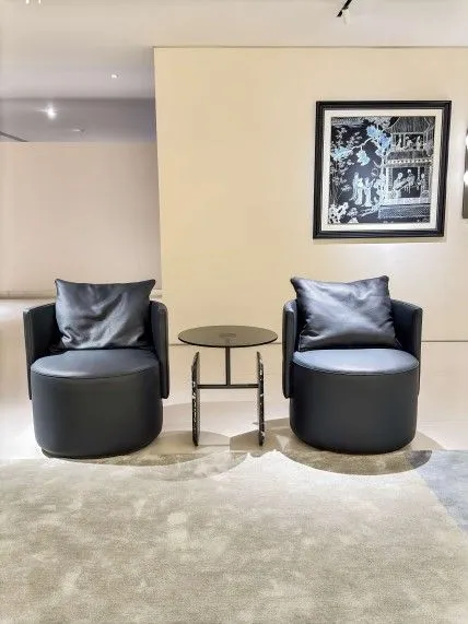M7709SF13 Lounge Chair: Where Elegance Meets Relaxation