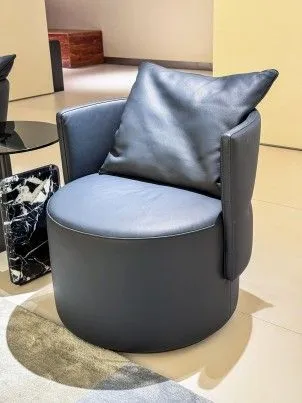 M7709SF13 Lounge Chair: Where Elegance Meets Relaxation