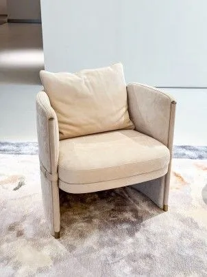 M7705SF13B Elegant & Relaxing Lounge Chair