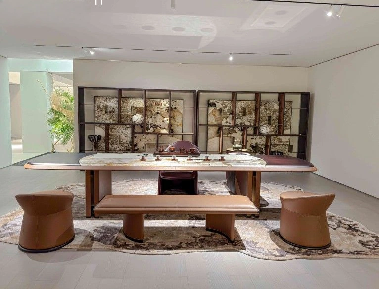 Spacious and Noble M7701H30 Tea Table